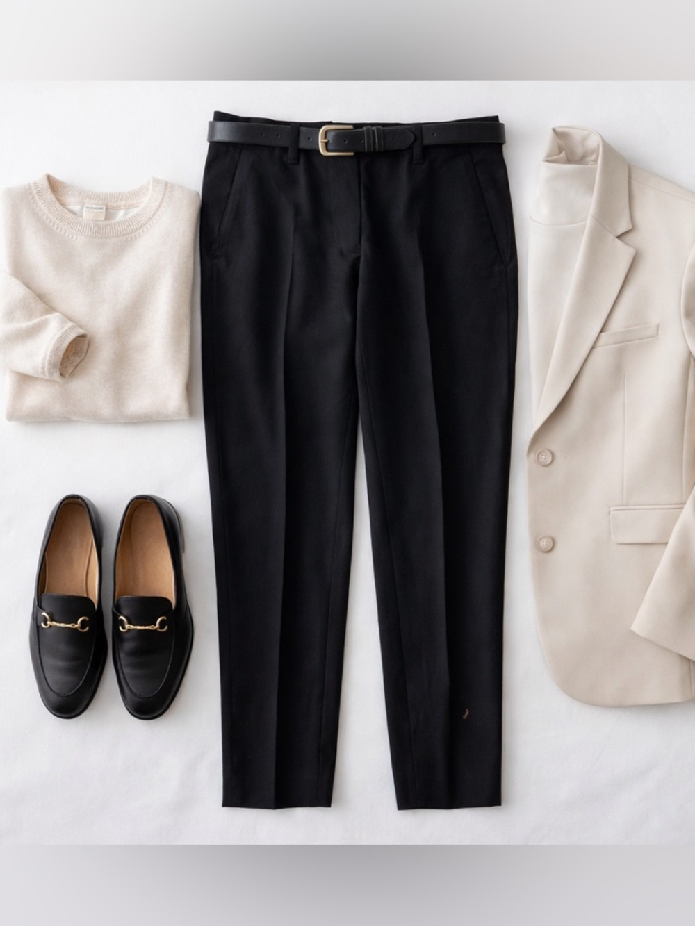 Vintage Helmut Lang wool dress pants in black. Size 40 Italia = 4/6 US women’s